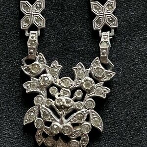 Elegant Silver Floral Necklace